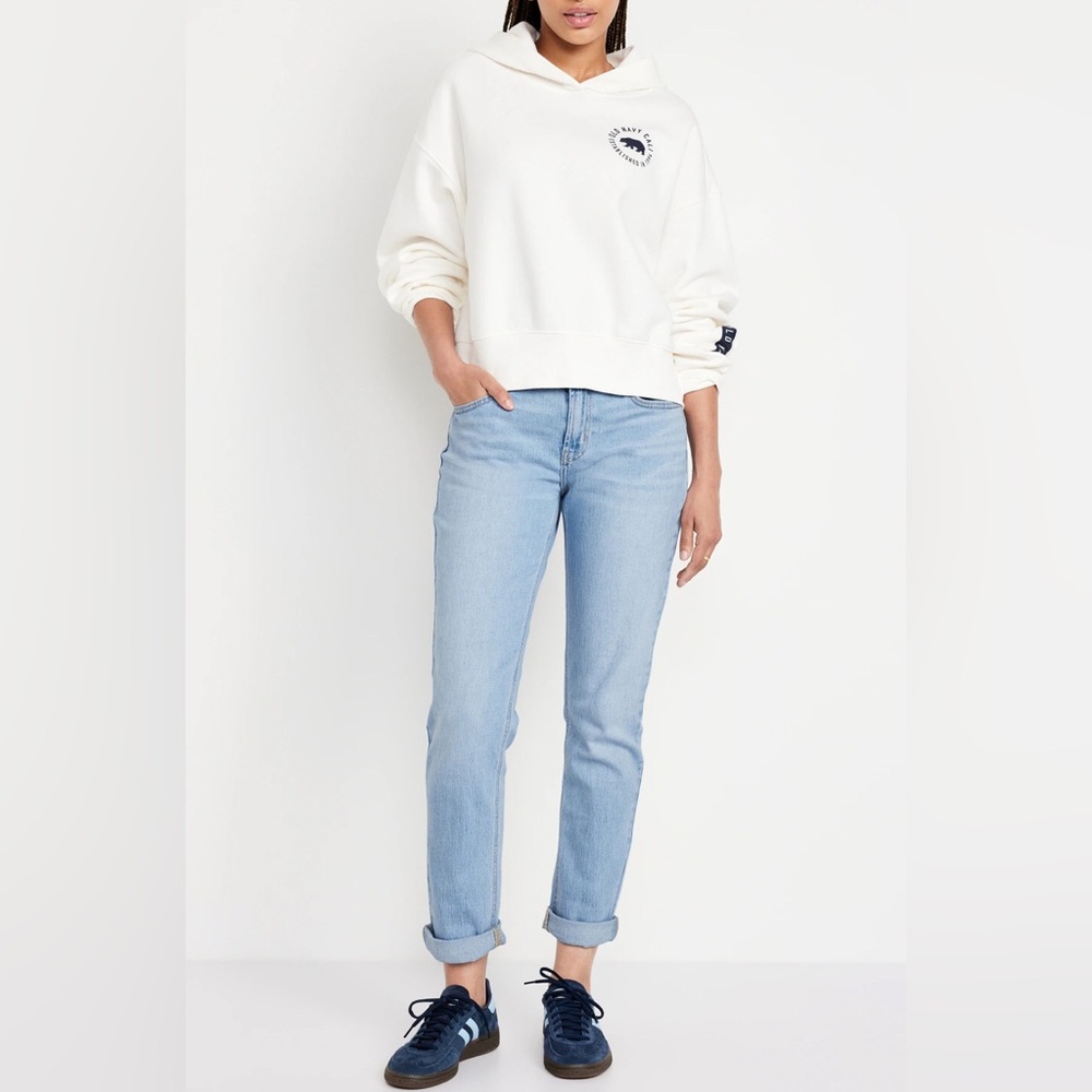 Old Navy WOW Mid-Rise Boyfriend Straight Leg Light Wash Jeans